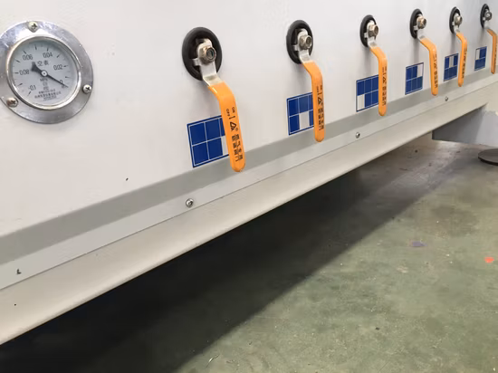 Maquinaria para trabajar la madera Madera maciza MDF Herramienta automática Sistema de cambio de almacén Atc Corte Perforación Centro de procesamiento Máquina Enrutador CNC